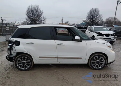 2015 Fiat 500L Lounge z USA, uszkodzony, nr VIN ZFBCFACH0FZ034644